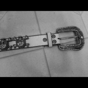 Skull n crossbones belt