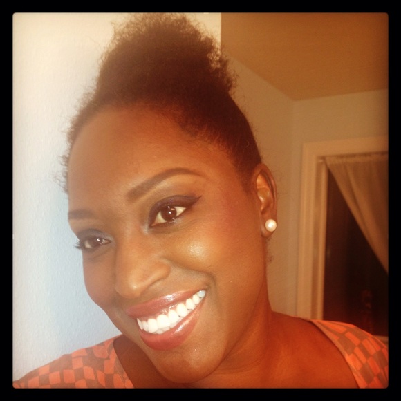 Meet your Posher, Adris