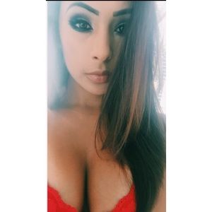 Meet your Posher, Idallis