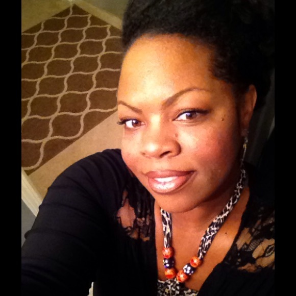 Meet your Posher, Tiffany - Picture 1 of 1