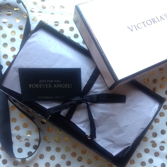PINK Victoria's Secret Bags - Victoria's Secret Travel Jewelry Roll NEW PINK Victoria's Secret Bags - Victoria's Secret Travel Jewelry Roll NEW