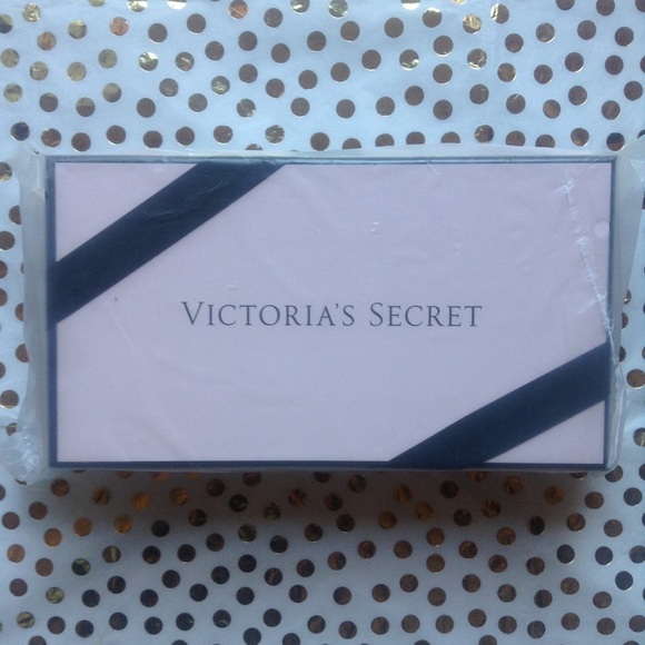 PINK Victoria's Secret Bags - Victoria's Secret Travel Jewelry Roll NEW PINK Victoria's Secret Bags - Victoria's Secret Travel Jewelry Roll NEW