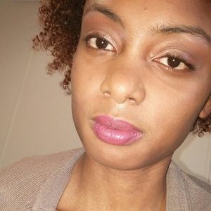 Meet your Posher, Lanisa