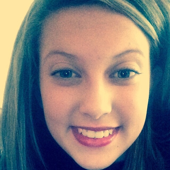 Meet your Posher, Mackenzie - Picture 1 of 1