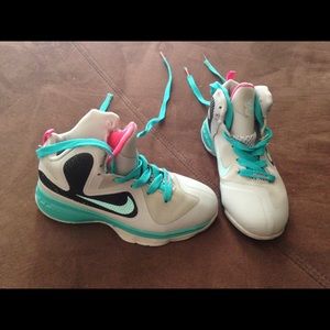 Kids Nike Lebron