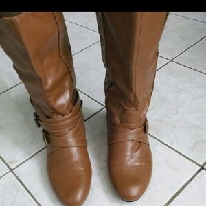 Brown flat boots