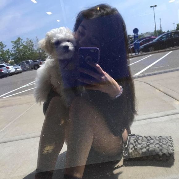 Meet your Posher, Danielle - Picture 1 of 1