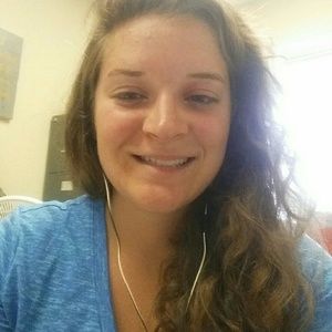 Meet your Posher, Claire