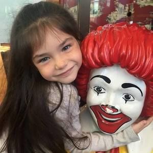 Meet your Posher, Crystal