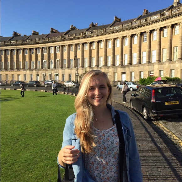 Meet your Posher, Suzanne - Picture 3 of 4