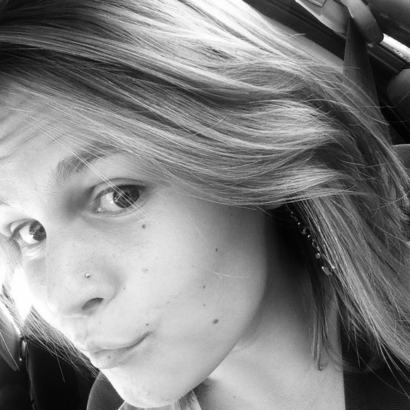 Meet your Posher, Taylor - Picture 1 of 1