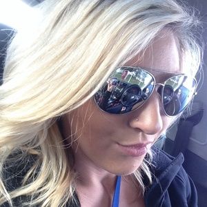 Meet your Posher, Andrea