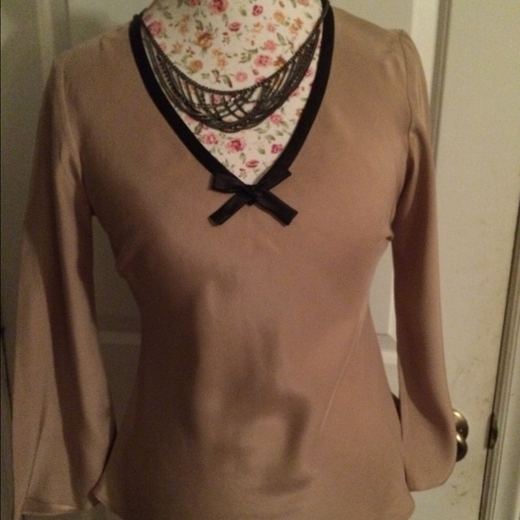 REDUCED 🎀Adorable top. Looks great on! 🎀