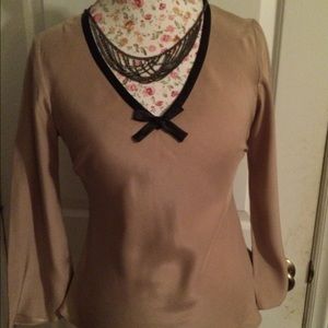 REDUCED 🎀Adorable top. Looks great on! 🎀