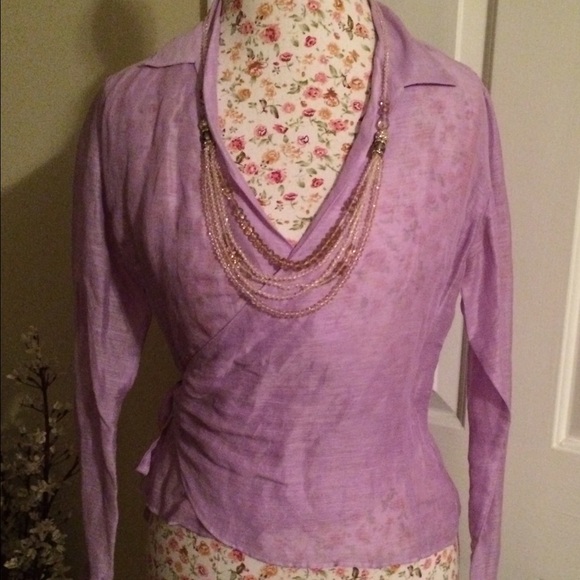 REDUCED 🎀 Adorable wrap top from Ann Taylor