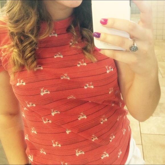 UO tee