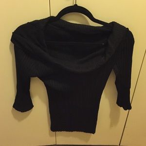 Droopy neck sweater
