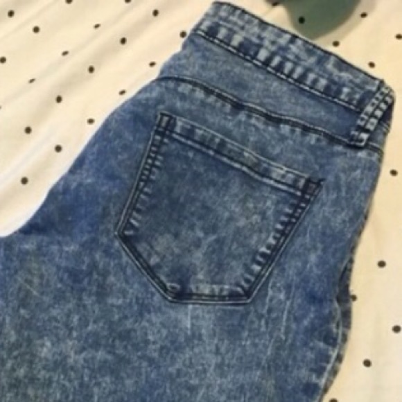 🎀5/25sale🎀Acid wash look skinny jeans - Picture 3 of 5