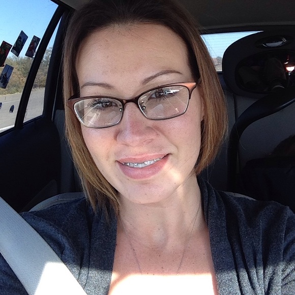 Meet your Posher, Jessi - Picture 2 of 2