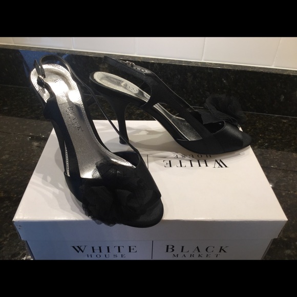 ***WHITE HOUSE BLACK MARKET HEELS***