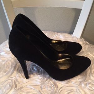 Cathy Jean Classy Black Suede Pumps