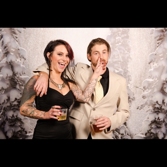 Meet your Posher, Alex - Picture 3 of 3