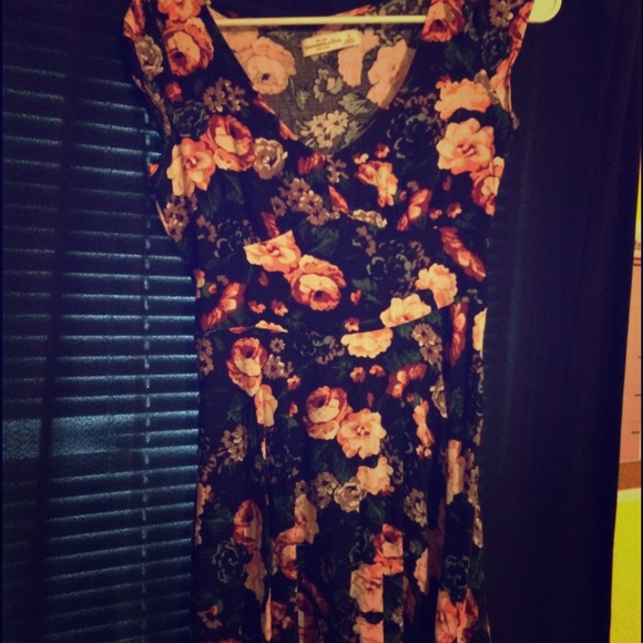 Abercrombie & Fitch flower midi dress