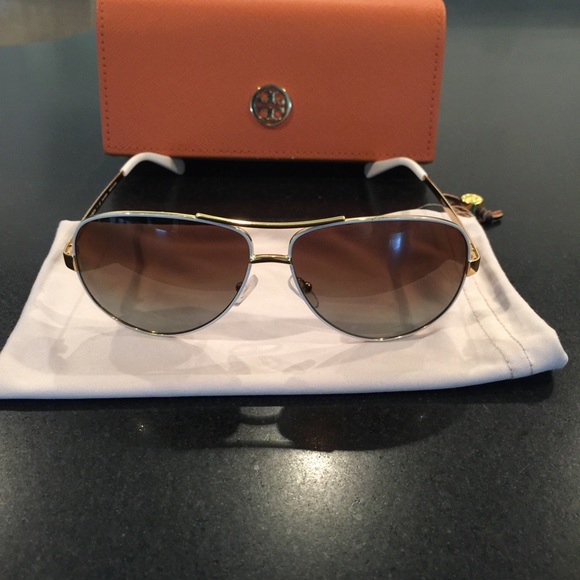 Tory Burch Polarized Aviators