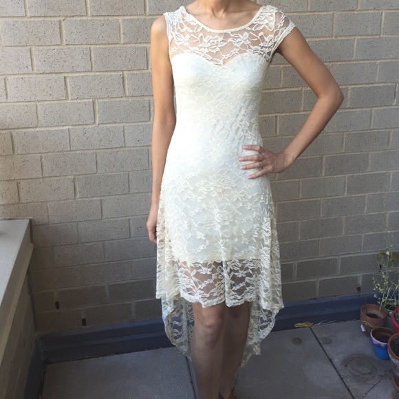 Dresses & Skirts - Cap sleeve lace wedding dress.