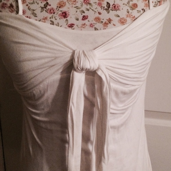 SALE 🎉🎁White cotton strapless top with ties