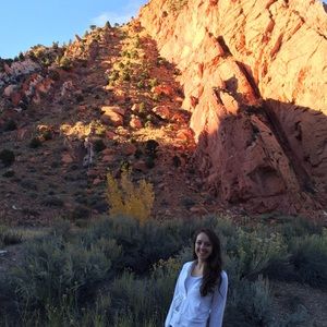 Meet your Posher, Crystal