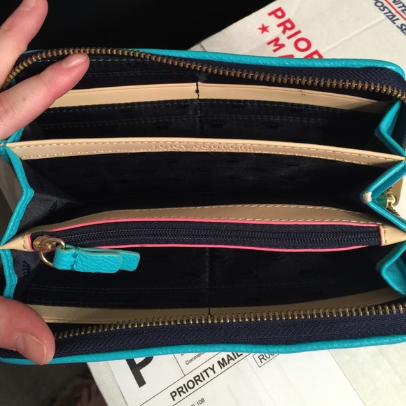 Juicy Couture Wallet/bundled for aleekin. - Picture 4 of 4