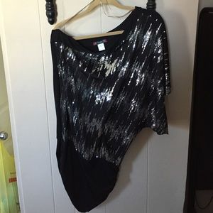 Dressy shirt, long enough to wear as a dress😉👗