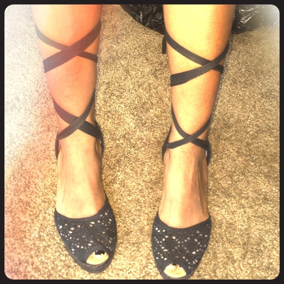 Lace Crochet Tie-Up Peep-Toed Wedge Sandals