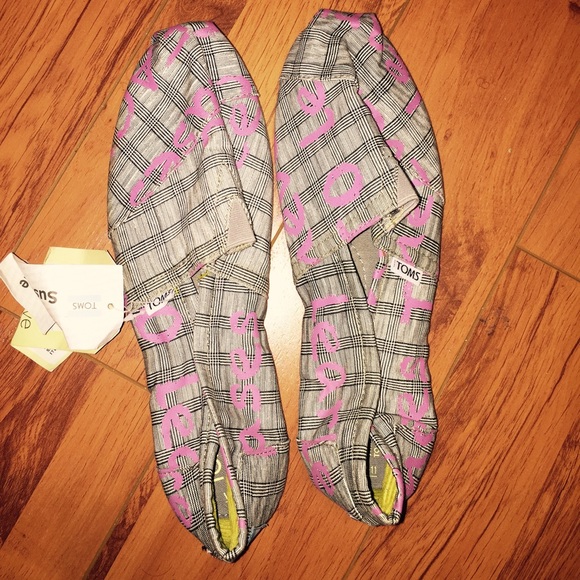 *Brand New Graffitti Toms