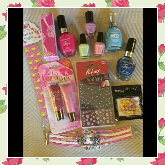 Accessories - *SOLD *ALL NEW*AN ASSORTMENT OF GOODIES