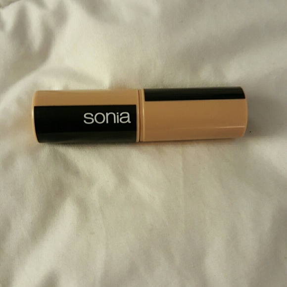 Sonia Kashuk Undetectable Foundation Stick