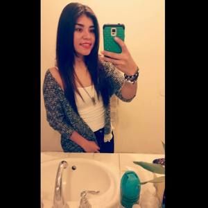 Meet your Posher, Yadira