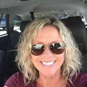 Meet your Posher, Julie