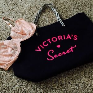 VS tote- 50% off all bundles!