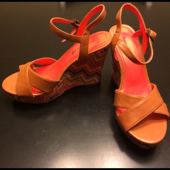 American eagle chevron wedges