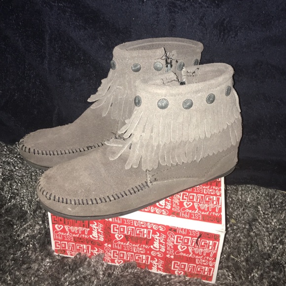 Minnetonka Moccasins in size 8