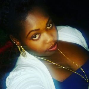 Meet your Posher, Apryle