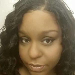 Meet your Posher, Larissa