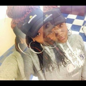 Meet your Posher, Cameron