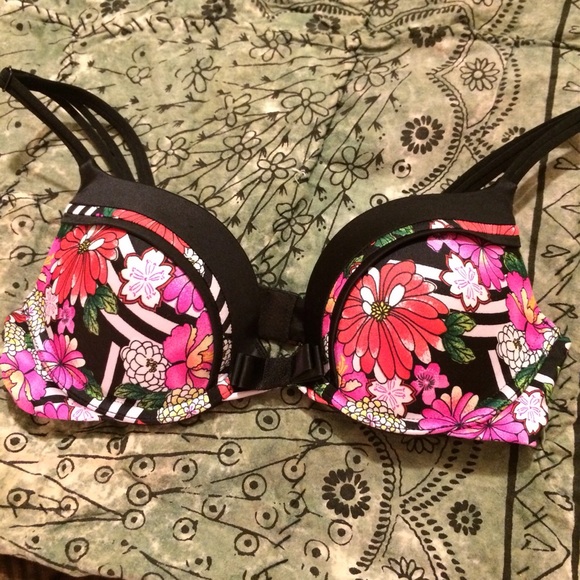 Victoria's Secret Other - VS Bra 32B
