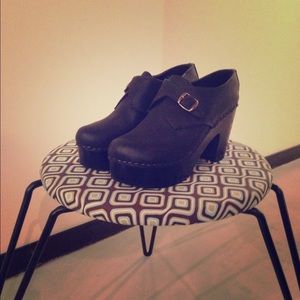 No. 6 Creeper Clog, black, size 9