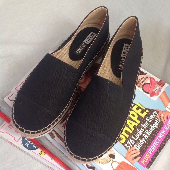 XOXO Shoes, New in Box - Picture 2 of 4