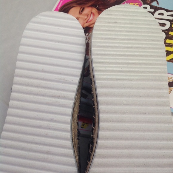 XOXO Shoes, New in Box - Picture 4 of 4