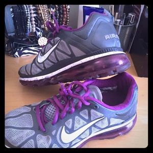 Women Nike air max 2013. Good condition.